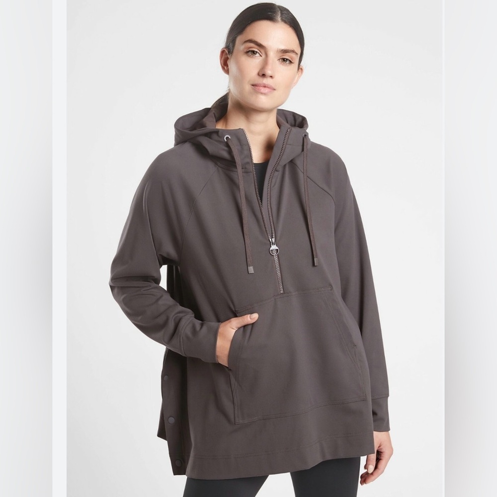 Athleta Glacier Handkerchief Poncho Black Medium Athleisure hoodie
